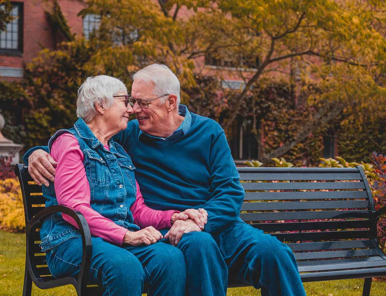 5 Common Myths About Dementia, How Many Are You Wrongly Believing? - ZenWave Precision 40Hz