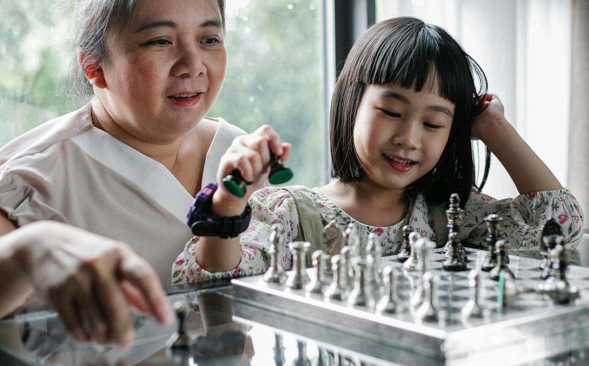 How to Choose Games for Dementia Patients? 5 Simple Game Recommendations - ZenWave Precision 40Hz